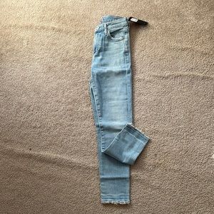 NWT citizens of humanity rocket crop size 23